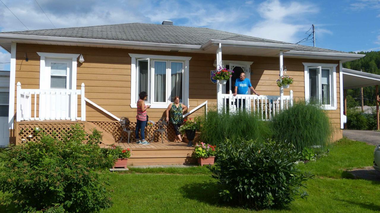 Gite Marie-Claire Petit-Saguenay ภายนอก รูปภาพ